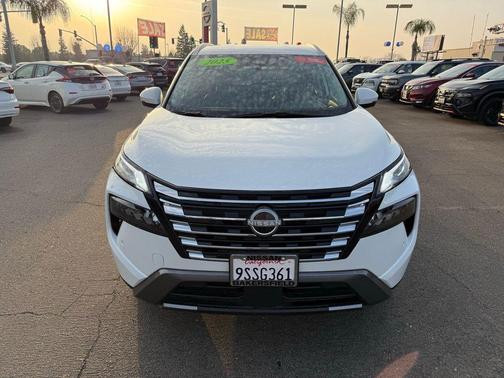 2025 Nissan Rogue SL