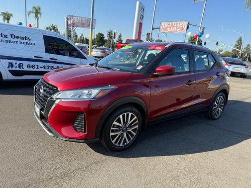 2023 Nissan Kicks SV