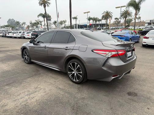2019 Toyota Camry SE