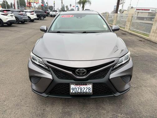 2019 Toyota Camry SE