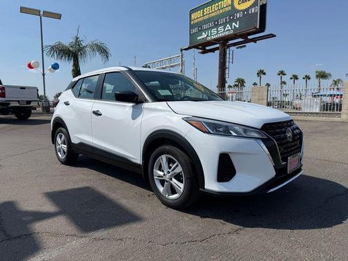 2025 Nissan Kicks S