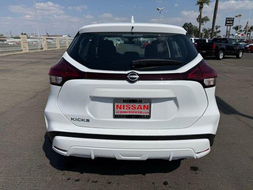 2025 Nissan Kicks S