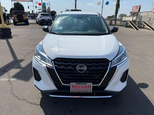 2025 Nissan Kicks S