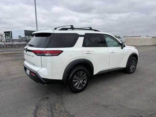 2023 Nissan Pathfinder SV FWD