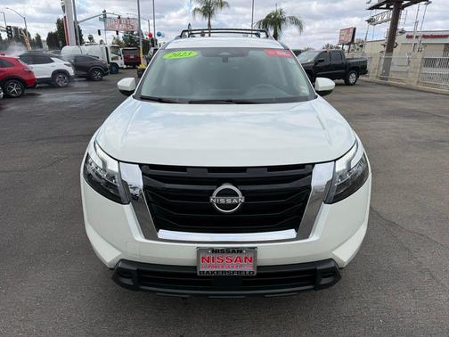 2023 Nissan Pathfinder SV FWD