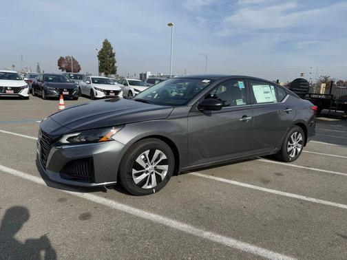 2025 Nissan Altima S FWD