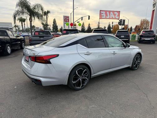 2025 Nissan Altima SR FWD