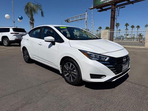 Aspen White 2025 Nissan Versa 1.6 SV