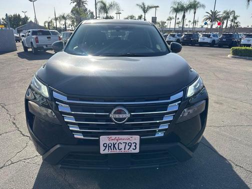 Super Black 2025 Nissan Rogue SV