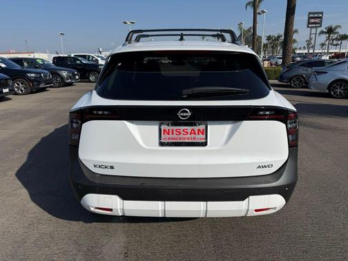 2026 Nissan Kicks SV