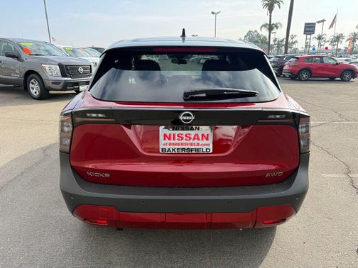 2025 Nissan Kicks SV