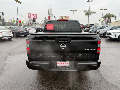 2023 Nissan Frontier SV