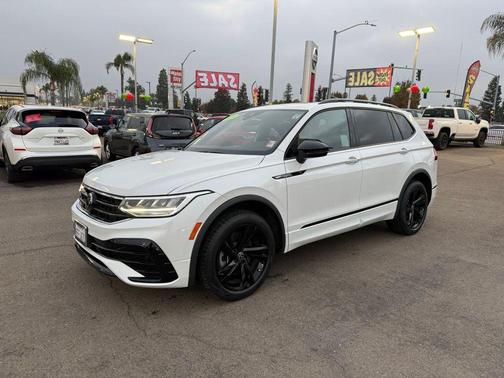 2023 Volkswagen Tiguan 2.0T SE R-Line Black