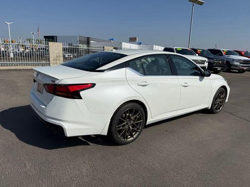 2025 Nissan Altima SR FWD