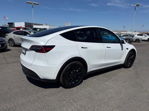 Pearl White Multi-Coat 2024 Tesla Model Y Long Range Single Motor Rear-Wheel Drive