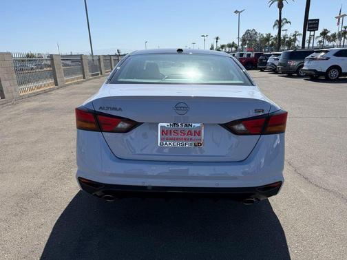 Gray Sky/Super Black 2026 Nissan Altima SR FWD
