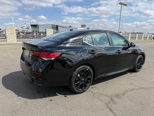 2025 Nissan Sentra SR