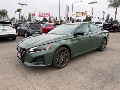 2025 Nissan Altima SR FWD