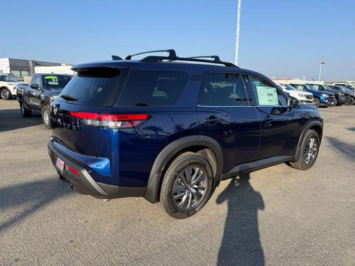 2025 Nissan Pathfinder SV FWD