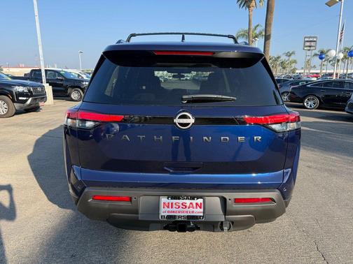 2025 Nissan Pathfinder SV FWD