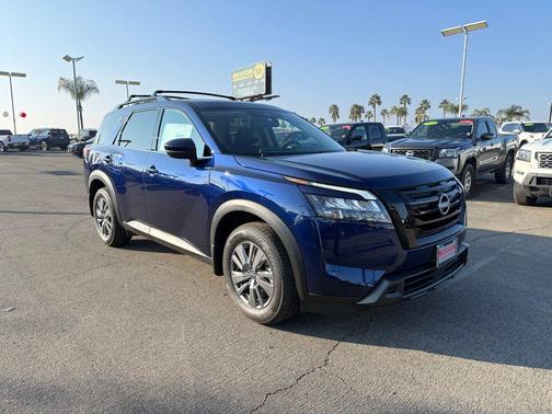 2025 Nissan Pathfinder SV FWD