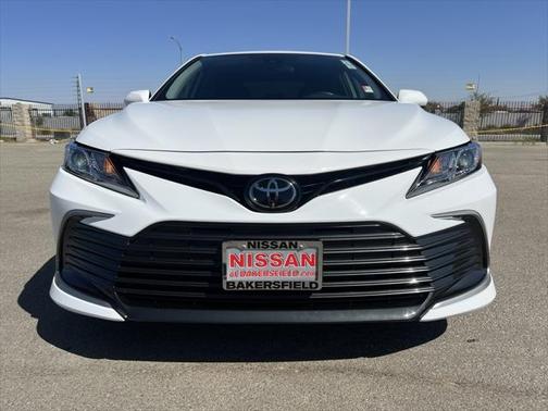 Ice 2023 Toyota Camry LE