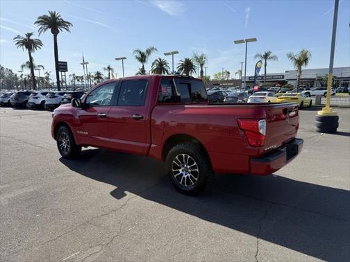 2023 Nissan Titan SV