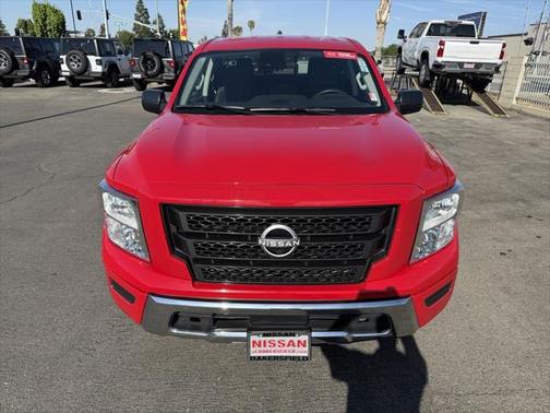 2023 Nissan Titan SV