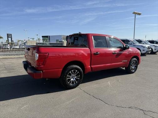 2023 Nissan Titan SV