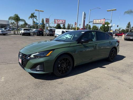 Tactical Grn/Super Black 2026 Nissan Altima SR FWD