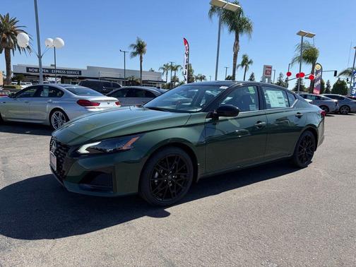 Tactical Grn/Super Black 2026 Nissan Altima SR FWD