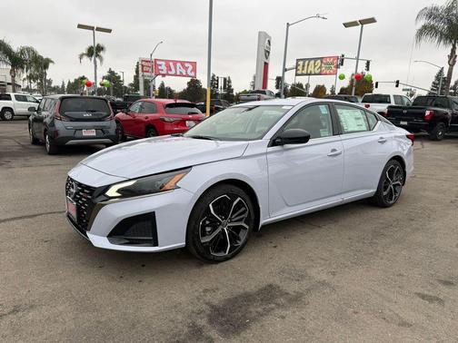 2025 Nissan Altima SR FWD