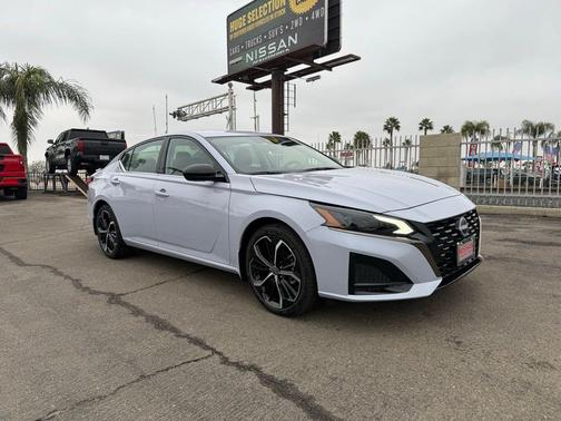 2025 Nissan Altima SR FWD