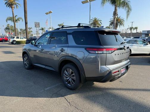 2025 Nissan Pathfinder SV FWD