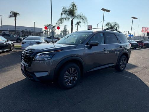 2025 Nissan Pathfinder SV FWD