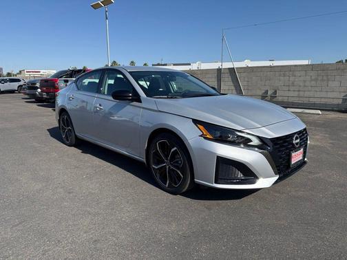 2025 Nissan Altima SR FWD