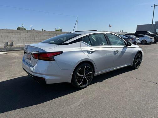 2025 Nissan Altima SR FWD