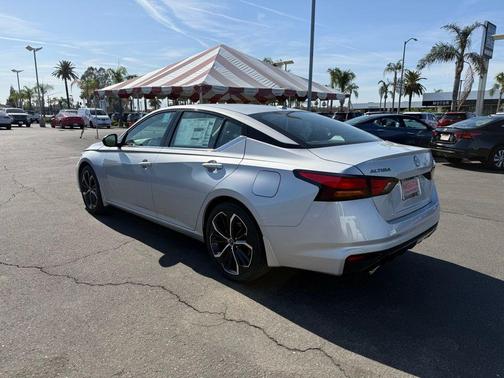 2025 Nissan Altima SR FWD