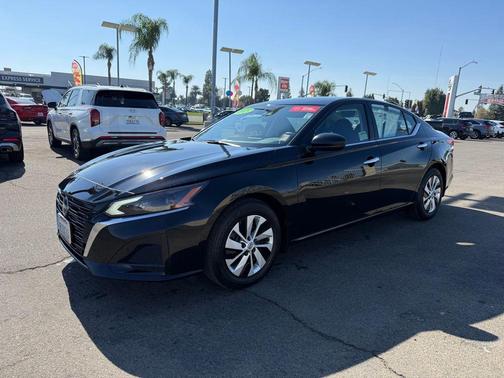 2025 Nissan Altima S FWD