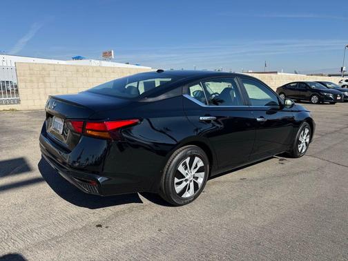 2025 Nissan Altima S FWD