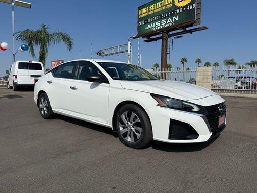 2025 Nissan Altima S FWD