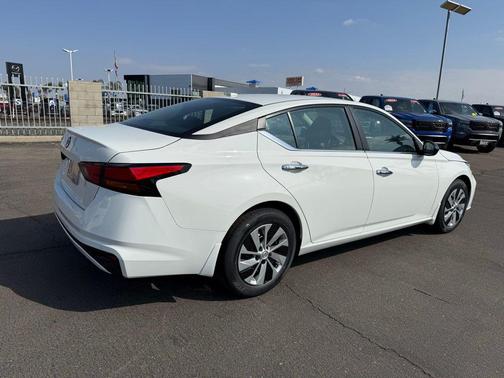 2025 Nissan Altima S FWD