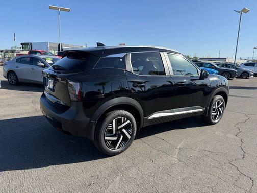 Super Black 2026 Nissan Kicks SV