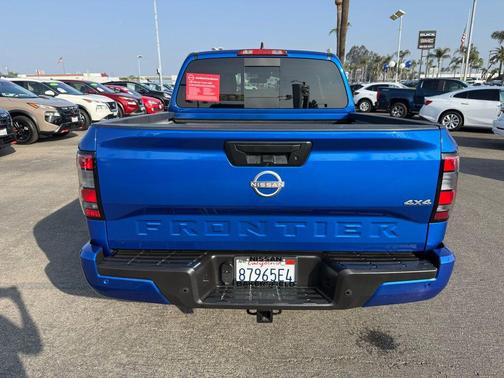 2025 Nissan Frontier SV