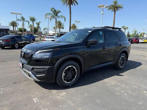 2025 Nissan Pathfinder Rock Creek 4WD