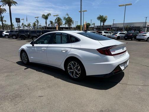 2022 Hyundai SONATA SEL