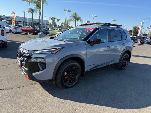 2025 Nissan Rogue Rock Creek