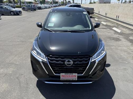 2025 Nissan Kicks S