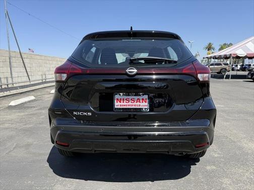 2025 Nissan Kicks S