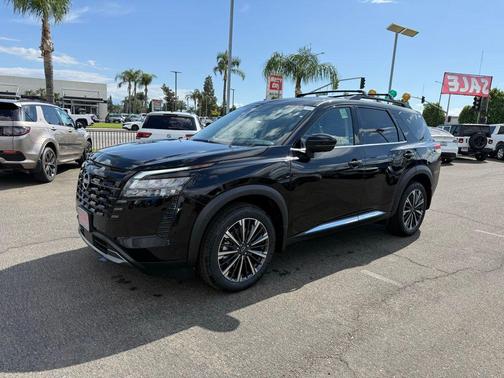Super Black 2026 Nissan Pathfinder Platinum